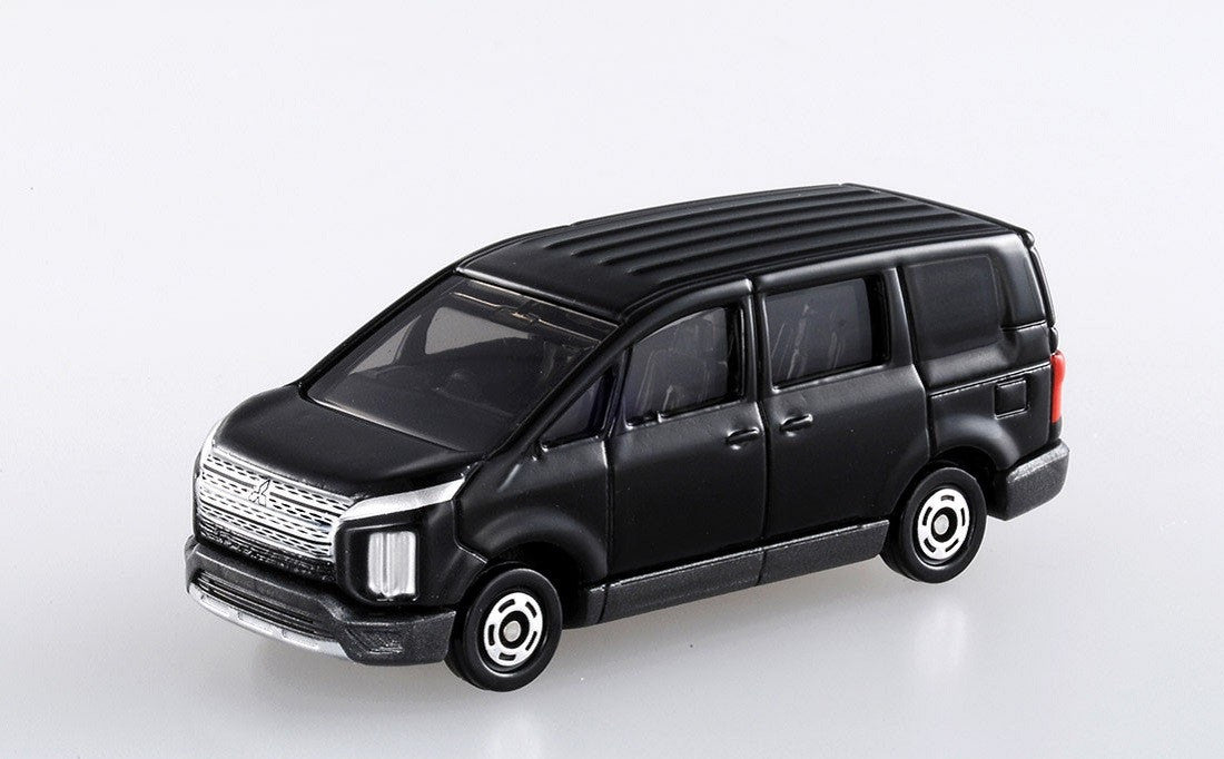 Takara Tomy Tomica No. 39 Mitsubishi Delica D5